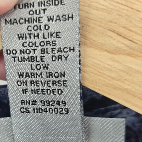 Catherine's Blue Paisley Long Sleeved Button Down Shirt Size 3x 26/28W - Picture 9 of 9